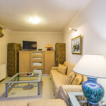 Katrina's Stone House Tatil Evi *