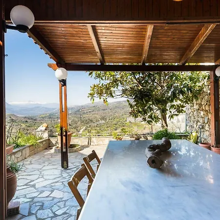 Katrina's Stone House Holiday home